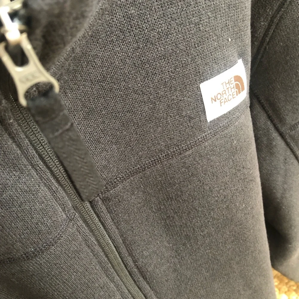 New: The North Face Gordon Lyons ¼-Zip. Size XL